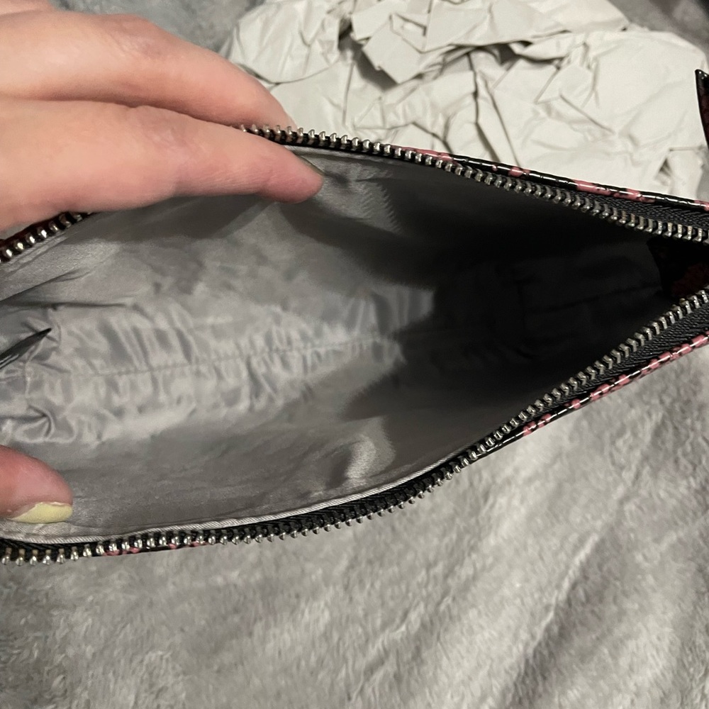 Pink SnakePrint Purse - Picture 2 of 2